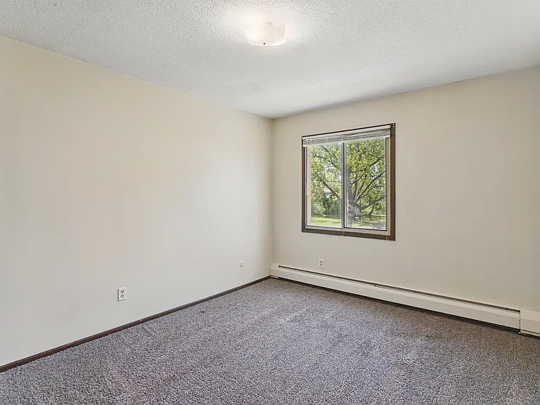 North Shore Apartments — Photo 20