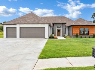 18960 E Ridgeline Rd, Catoosa, OK 74015