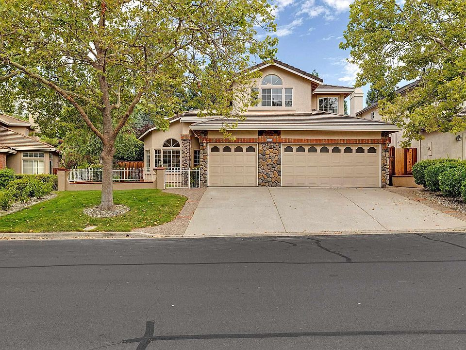 1st image of 3825 Sheffield Cir