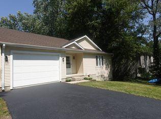 9202 Vine Ave, Wonder Lake, IL 60097