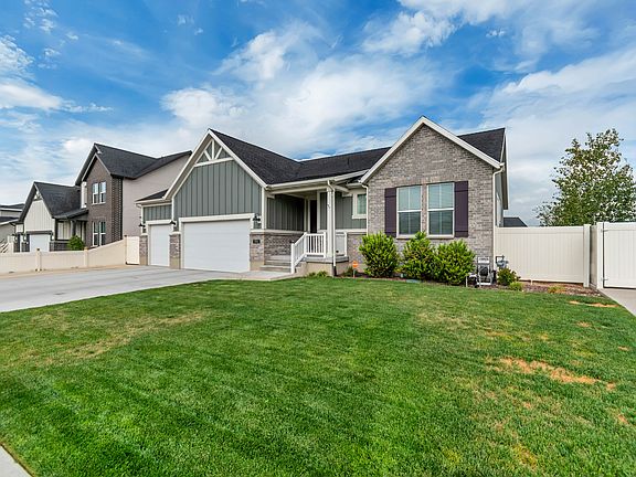 2nd image of 8061 S Oakridge Park Dr