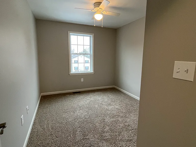 234 N Colonial Dr — Photo 29