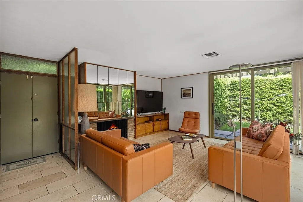 2 bed, 2.5 bath, 1528 sqft, $7,500 — Photo 4