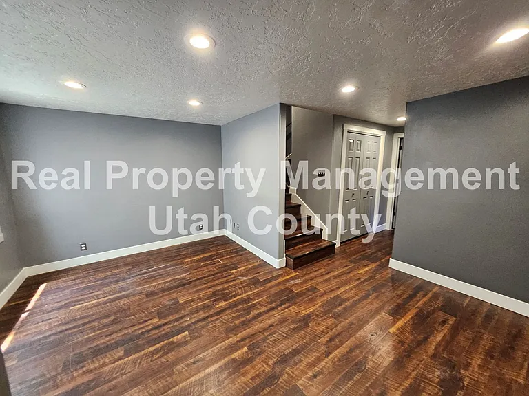 42 W 680 N — Photo 22