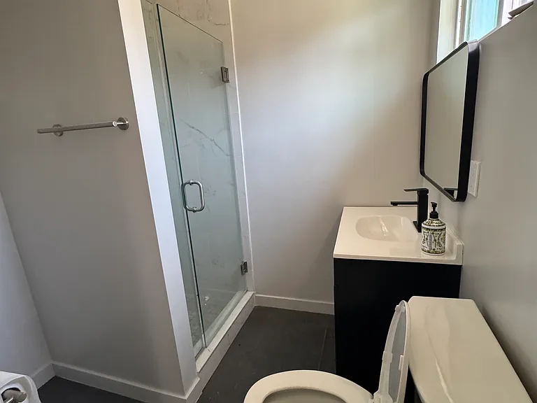 2621 Hillcrest Dr #1/2 — Photo 2