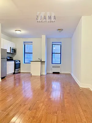 Rented by Zjama Realty Corp | media 10