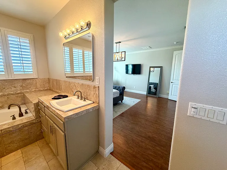 5205 Skyler Ct — Photo 46