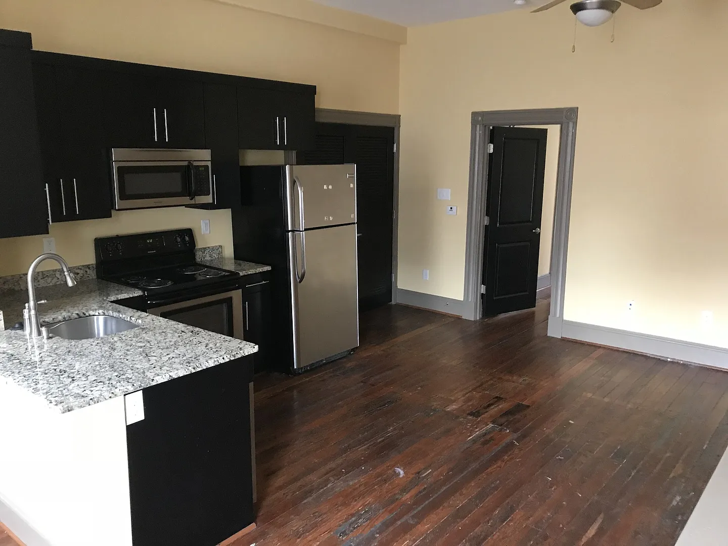217 E Grace St — Photo 3