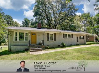 12404 Fellowship Dr, Charlotte, NC 28262