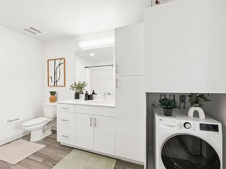 Comfortable Affordable 580 SqFt 1 Bed, 1 Bath - shareWESTSIDE Las Vegas — Photo 27