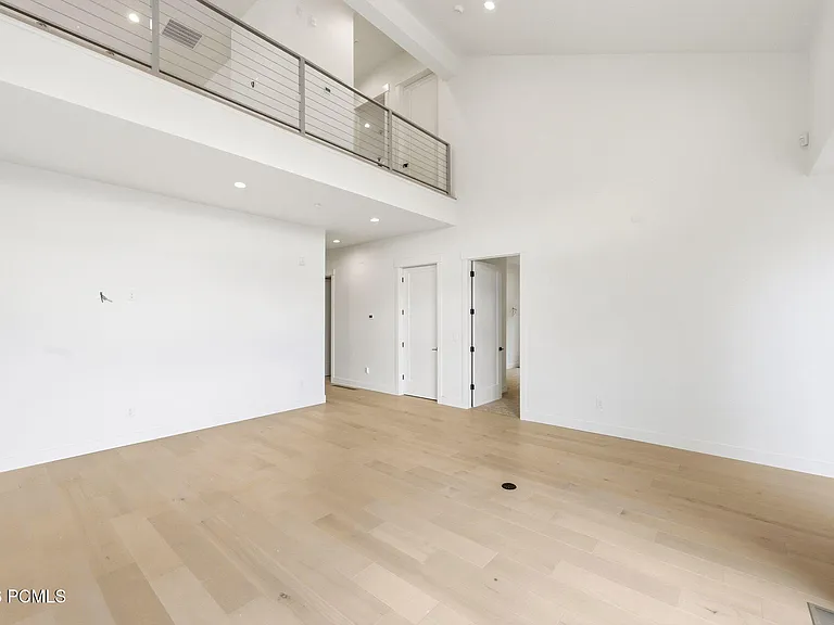 4043 W Crest Ct — Photo 23