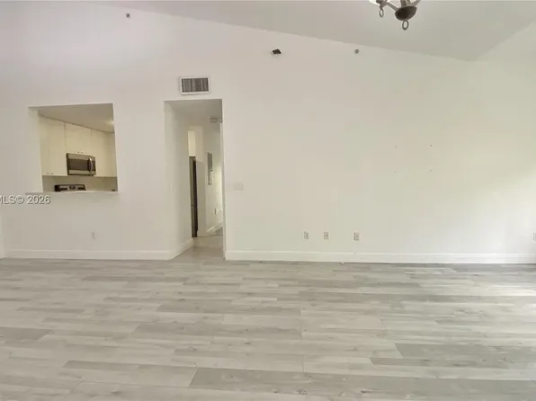2941 Riverside Dr APT 304, Coral Springs, FL 33065