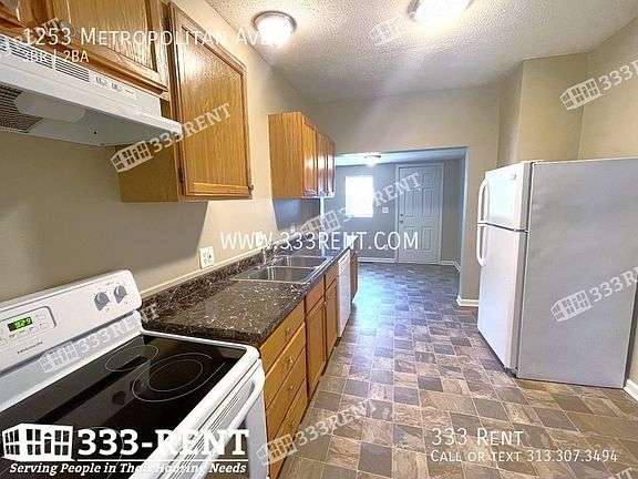 3rd image of 1253 Metropolitan Ave