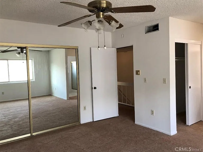 22219 1/2 Erwin St #22219 — Photo 12