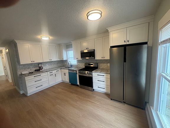 5th image of 8 De Witt Ave
