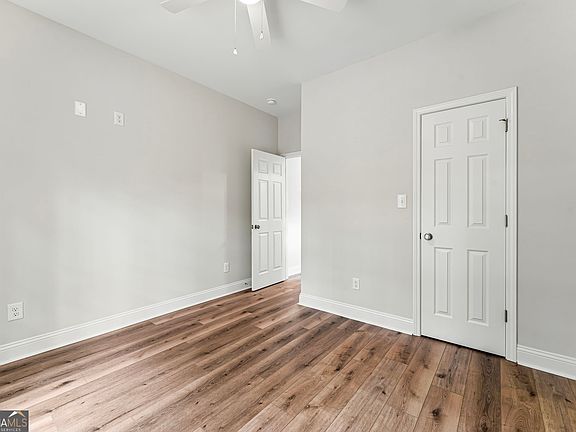 5th image of 215 Otters Ridge Dr