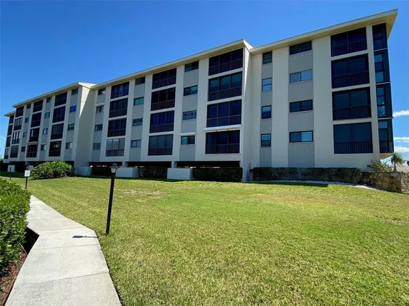 8251 Brent St APT 927, Port Richey, FL 34668