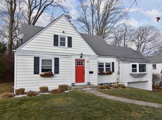 65 Standish Dr, Scarsdale, NY 10583