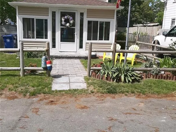 213 Ottawa Ave, Warwick, RI 02889