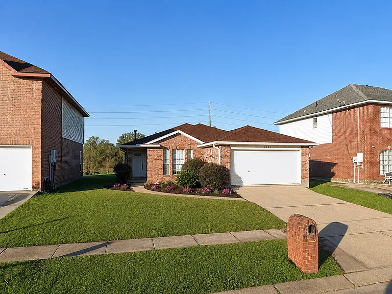 3824 Aspen Dr — Photo 1