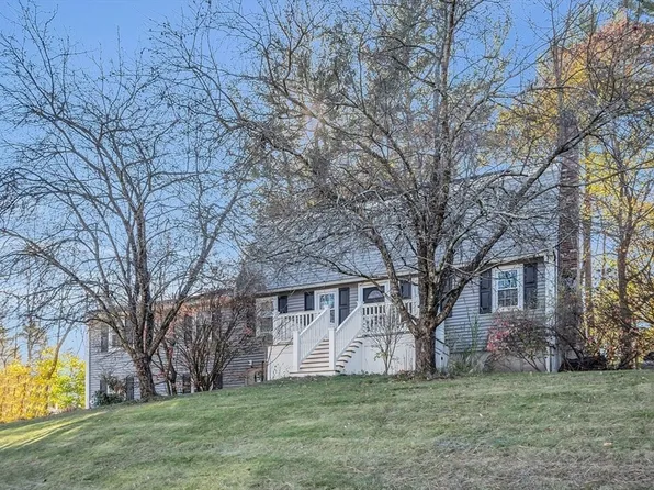6 Gloria Ave, Tyngsboro, MA 01879