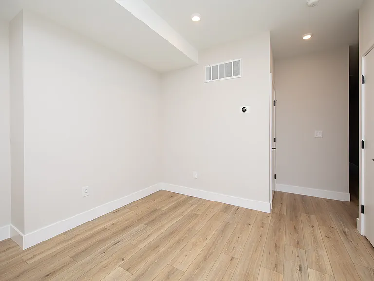 935 W Dauphin St #B — Photo 23