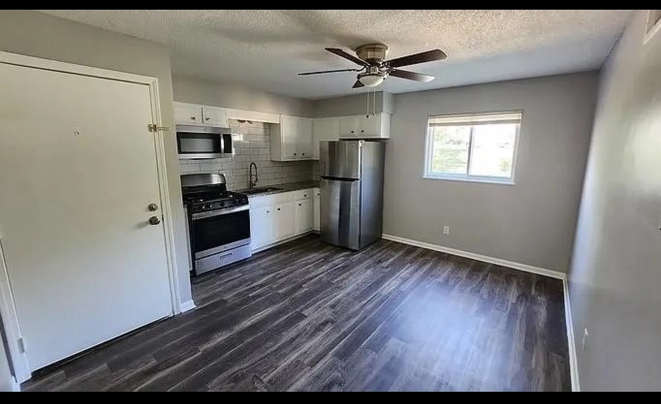 6126 Farrow Ave — Photo 1