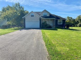 5747 Ellis Rd, Orchard Park, NY 14127