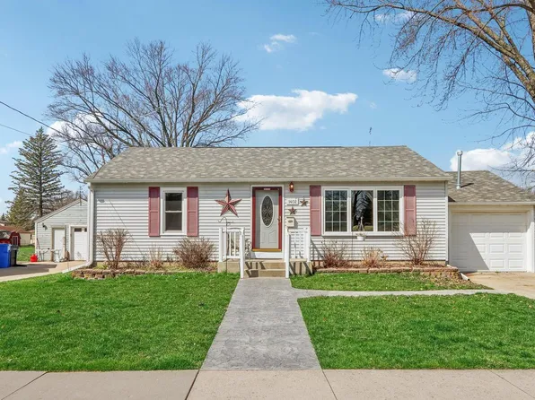 1402 Neenah STREET, Watertown, WI 53094