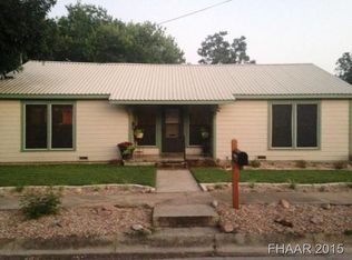 302 E 5th St, Lampasas, TX 76550