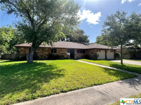 506 Maplewood Dr, Victoria, TX 77901