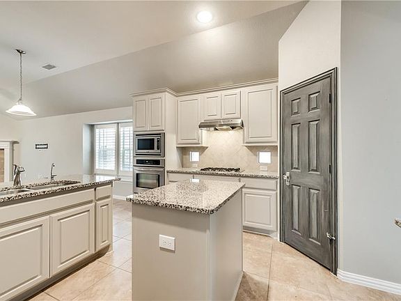 5th image of 14221 Signal Hill Dr