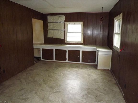 4th image of 3869 Gregus Ave