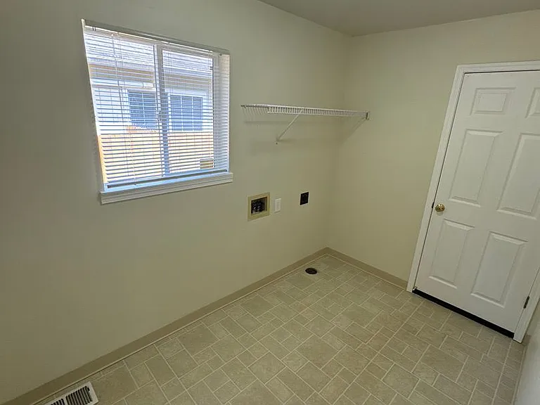 4997 SW Roseberry St — Photo 19