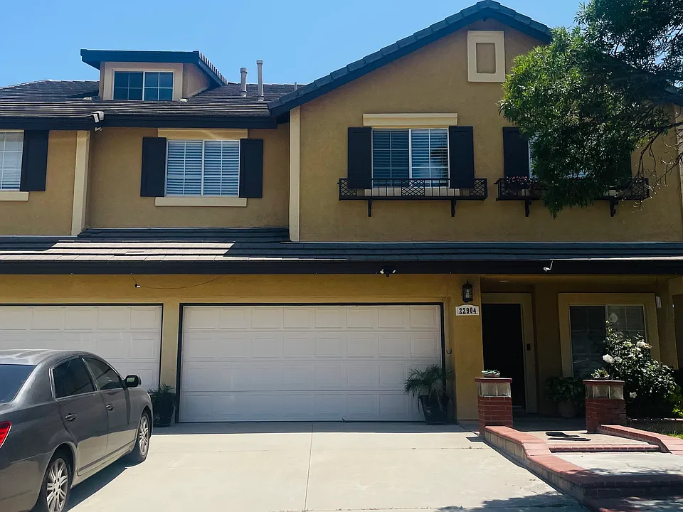 22904 Briarwood Dr