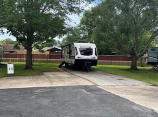2609 S St W #13, Alvin, TX 77511