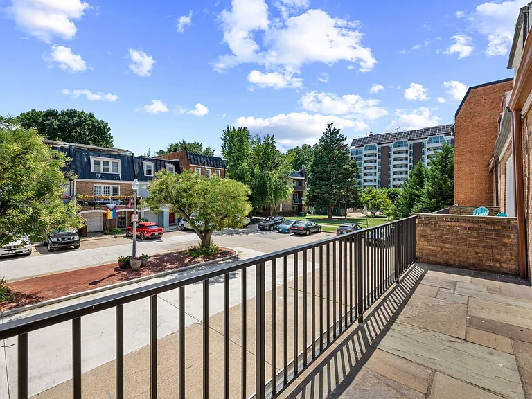605 H St SW — Photo 33