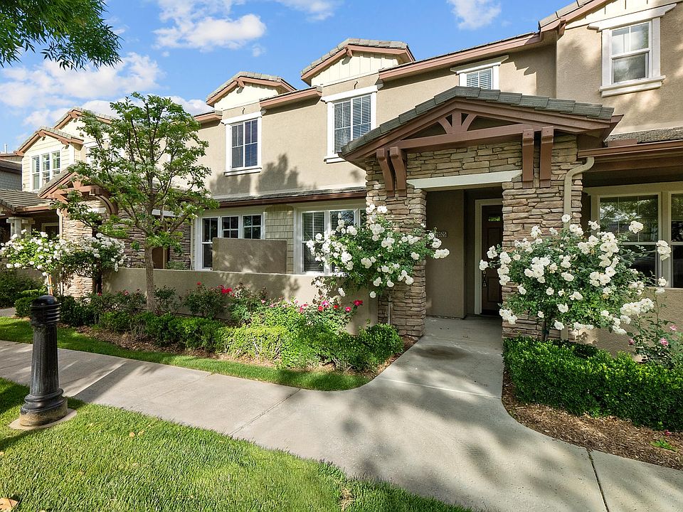 1st image of 28525 Pietro Dr