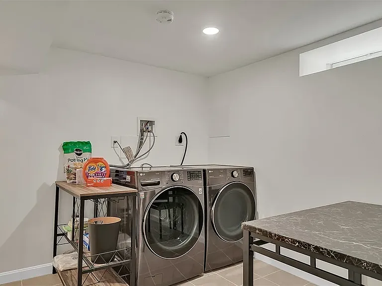 25-27 Albion St #2 — Photo 15
