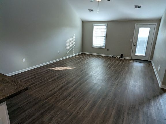 3rd image of 525 Spinnaker Dr