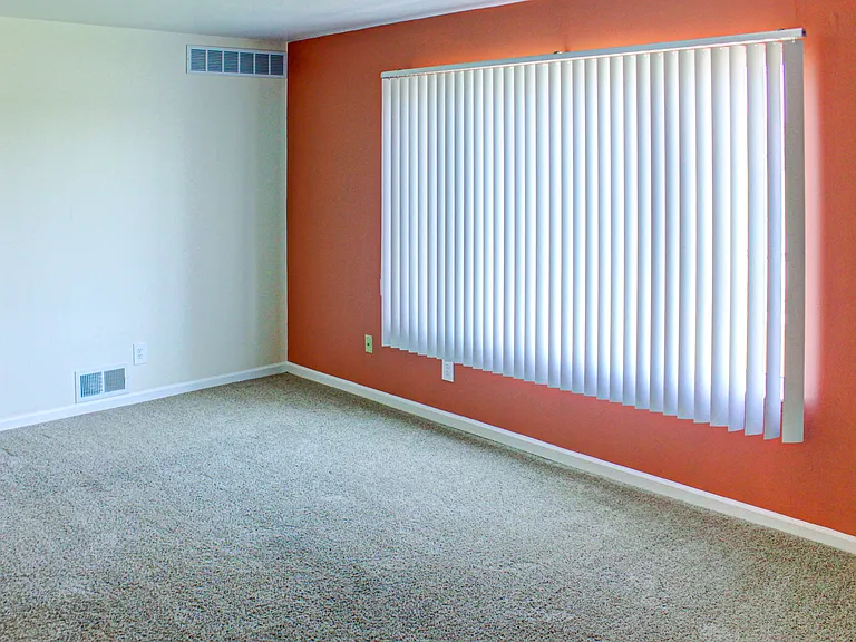 Marianne Manor Apartments — Photo 19