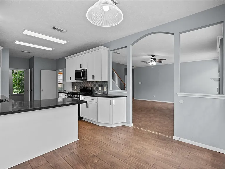 4915 Stone Harbor Dr — Photo 11