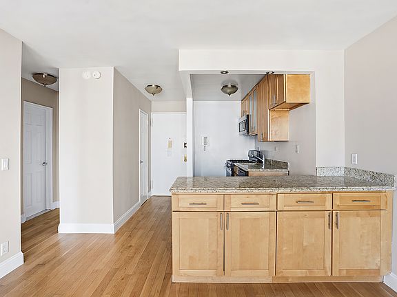 5th image of 792 Columbus Ave APT 14K