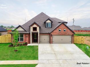 1511 Blue Moon Rd, Centerton, AR 72719