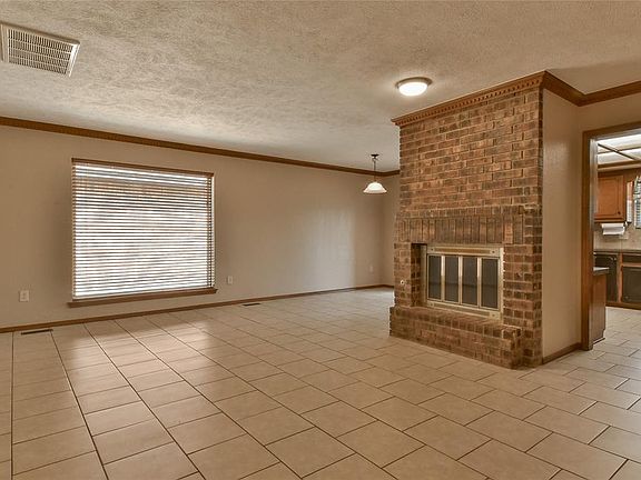 4th image of 8125 SW 36th St