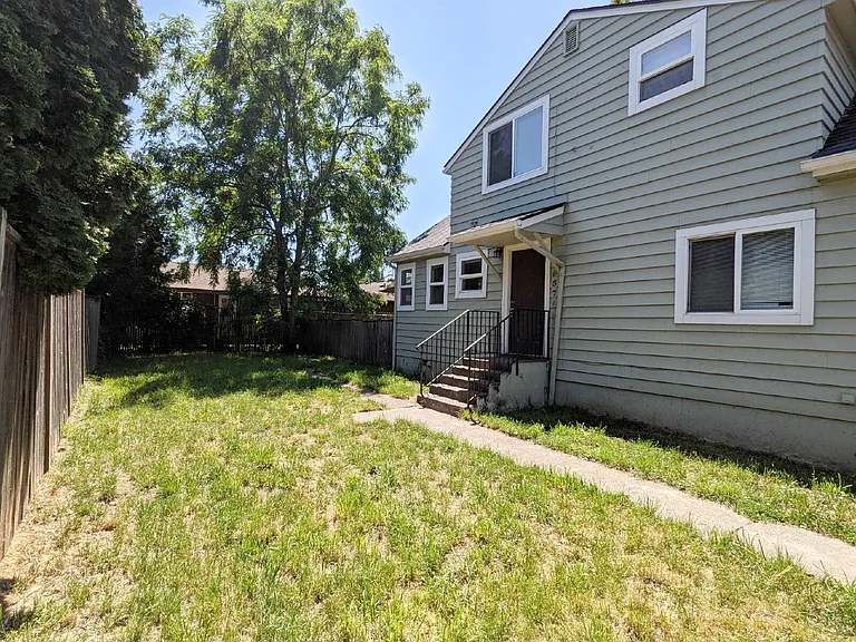 957 Chambers St — Photo 12