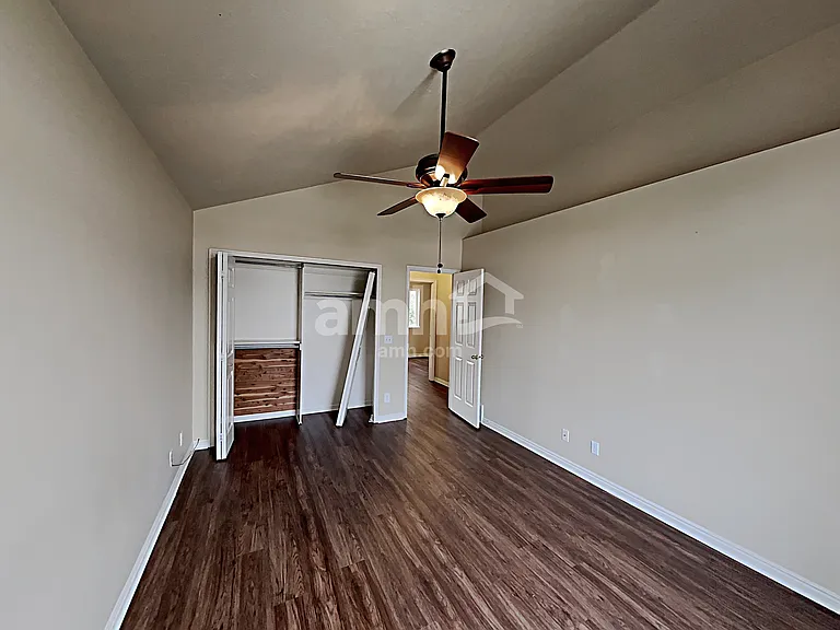 1452 S Stoker Ln — Photo 11
