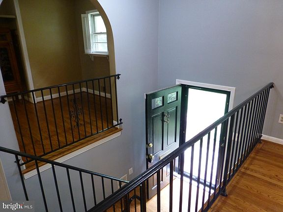 2nd image of 2046 Greenwich St