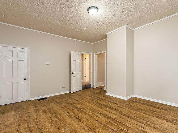 3rd image of 88 S Cypress Ave
