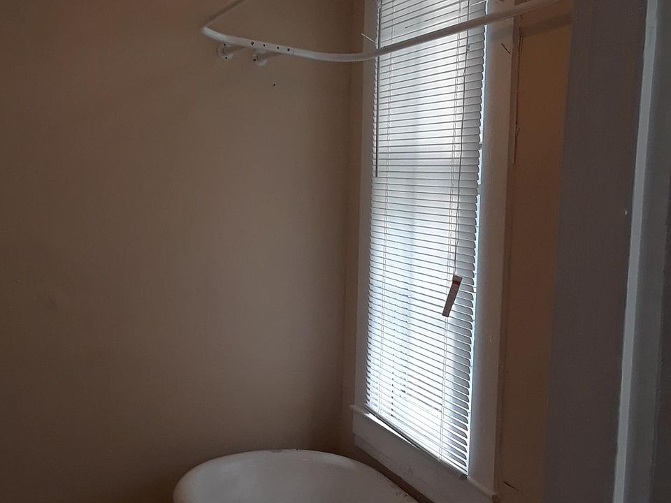 1st image of 200 W Seymour Ave APT 6